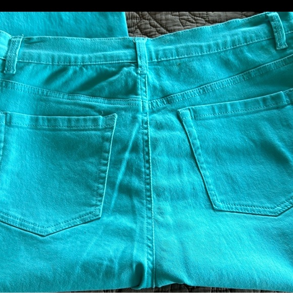 Gloria Vanderbilt Women’s Jeans - Picture 13 of 16